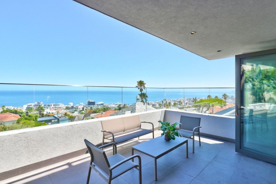 5 Bedroom Property for Sale in Fresnaye Western Cape